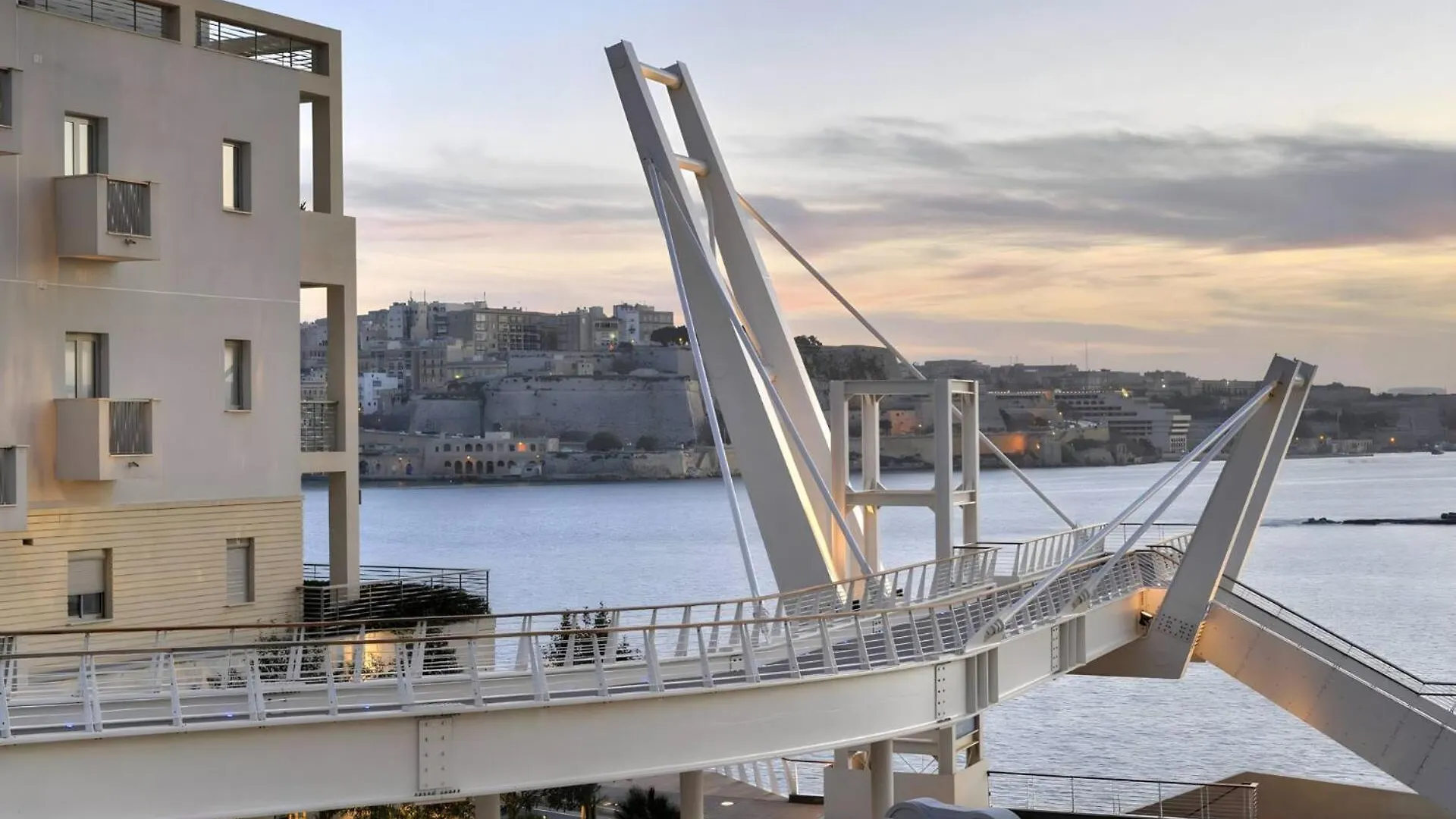 Cosy 1Br Getaway In Prime Sliema Location Apartment